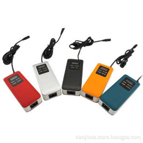 Auto Universal Chargers Notebook 90W with LCD/LED Display and 5V/2A USB for iPhone/iPad